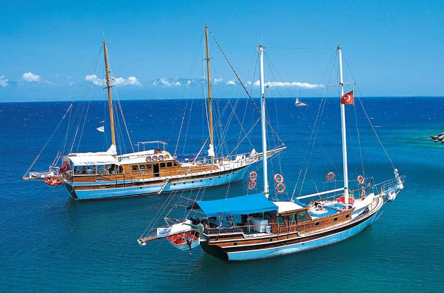 Bodrum Tekne Turları ve Yat Gezileri Rehberi: En Güzel Koylar, Rotalar ve Fiyatlar