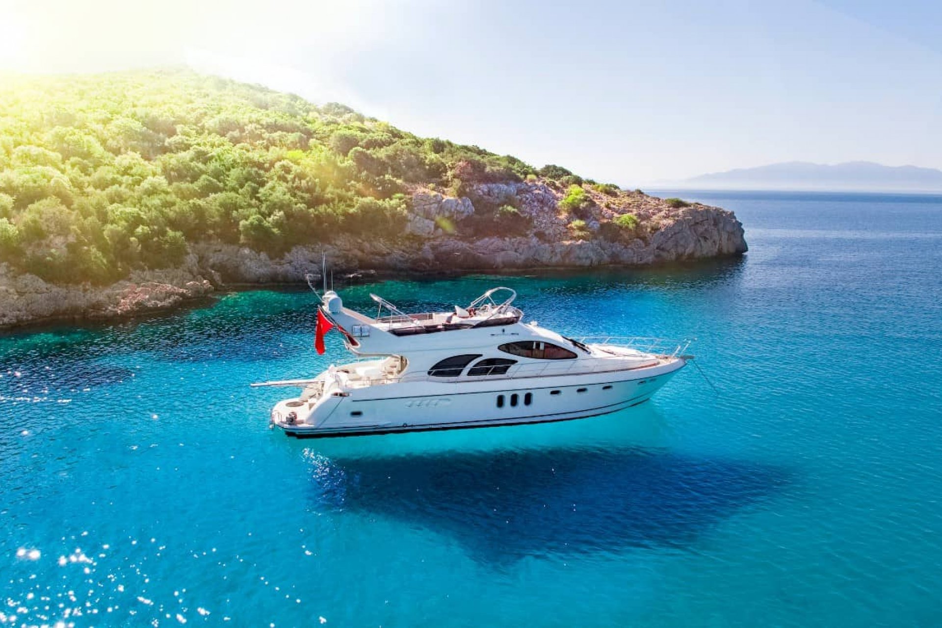 Bodrum’da Özel Yat Turu: Denizin Üzerinde Ayrıcalıklı Bir Deneyim
