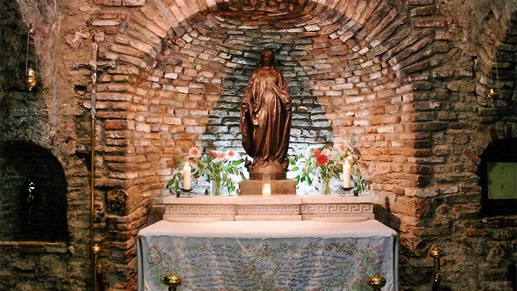 Meryem Ana Evi Rehberi: Selçuk’ta Manevi Bir Yolculuk